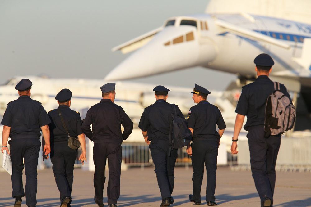 Вооружать пилотов гражданской авиации отказались уже давно. Охрана рейсов - задача специалистов. Фото: Сергей Михеев/ РГ